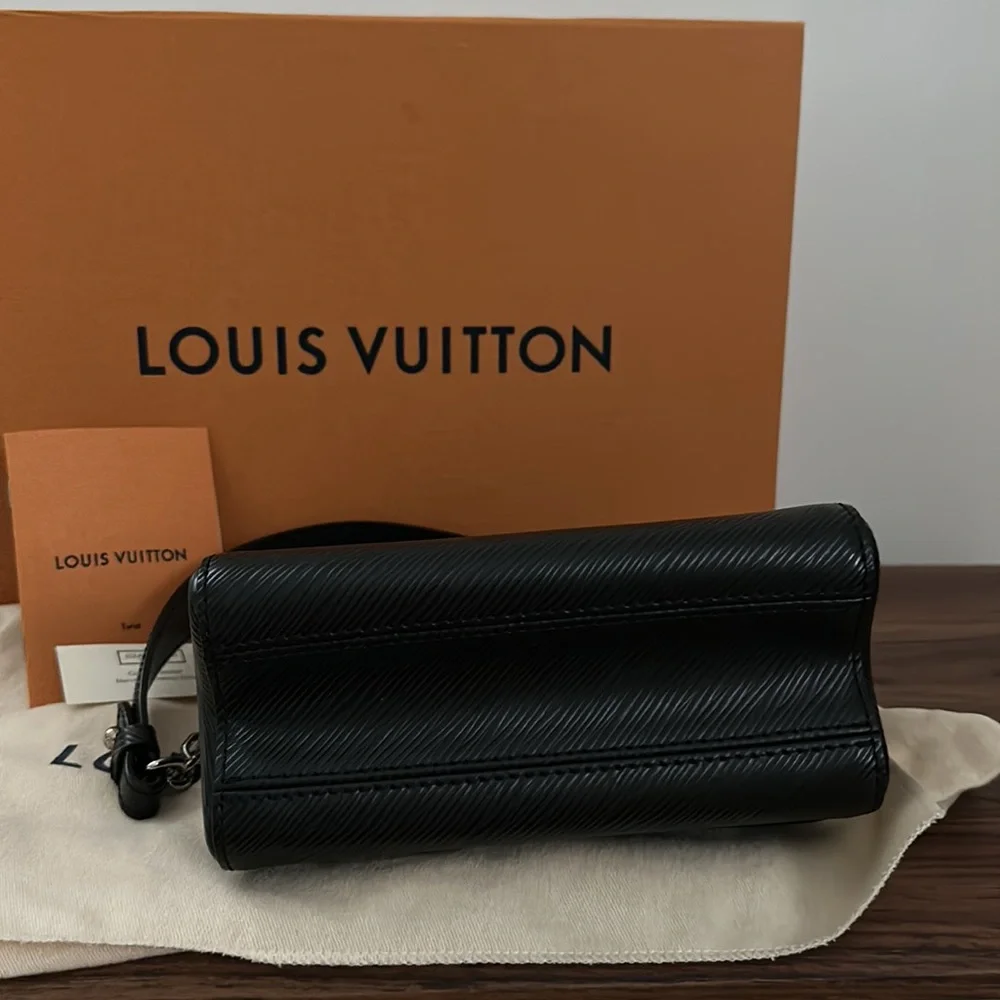 Louis Vuitton LV twist lock PM chain black bag - Picture 7 of 11